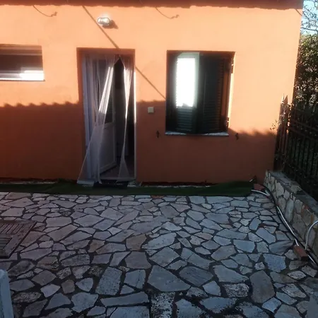 Classic House * Λευκίμμη