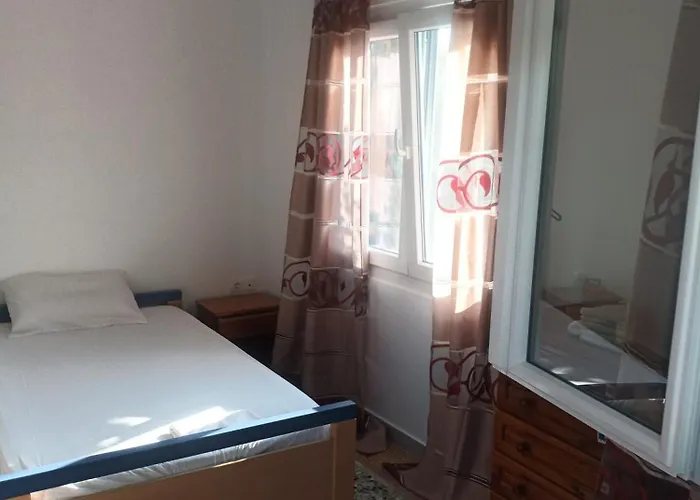 בית נופש Classic House לפקימי